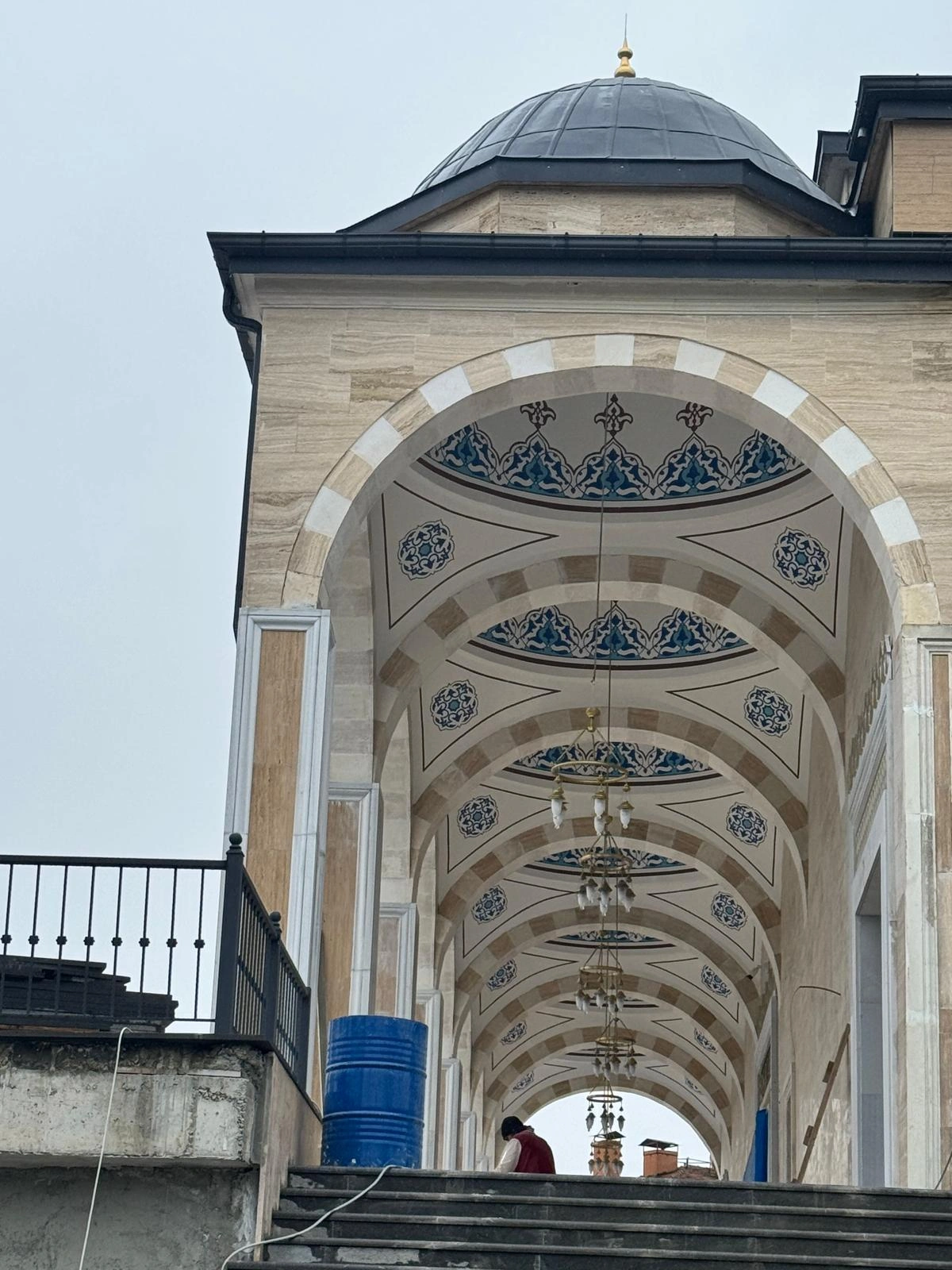 Mermer revaklı cami giriş kapısı uygulaması