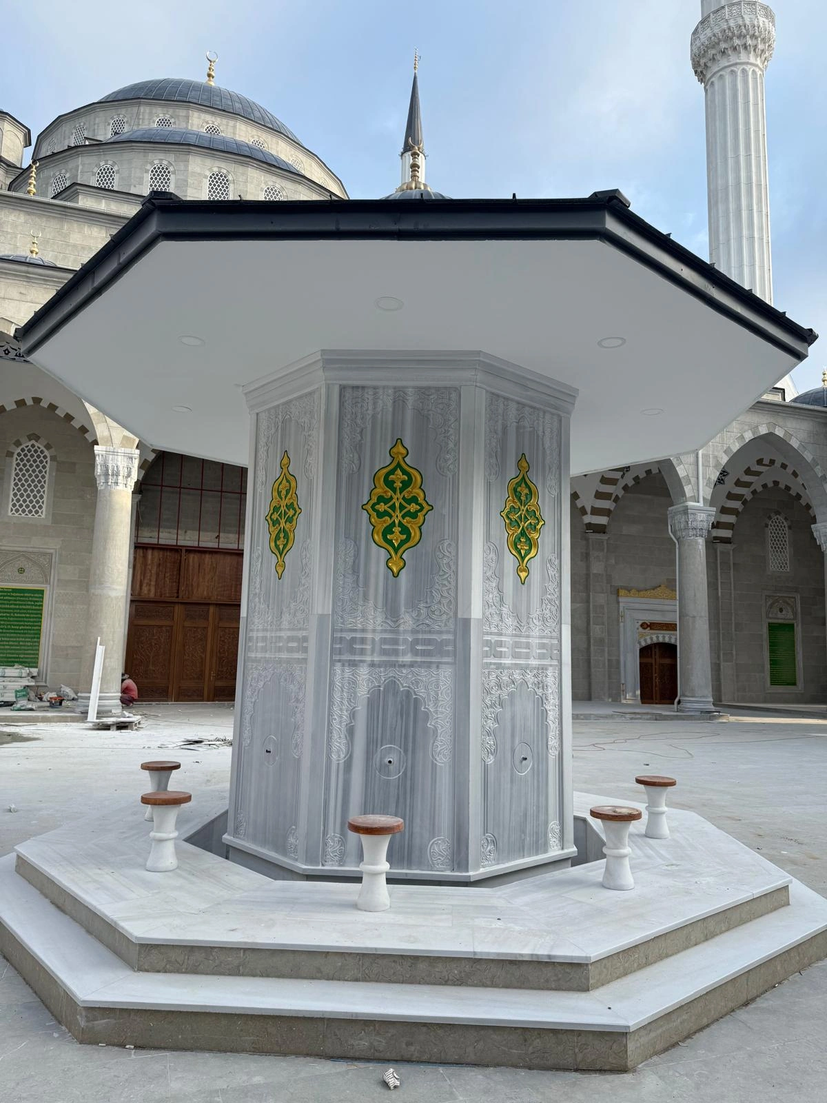 Yekpare Cami Mermer Şadırvanı