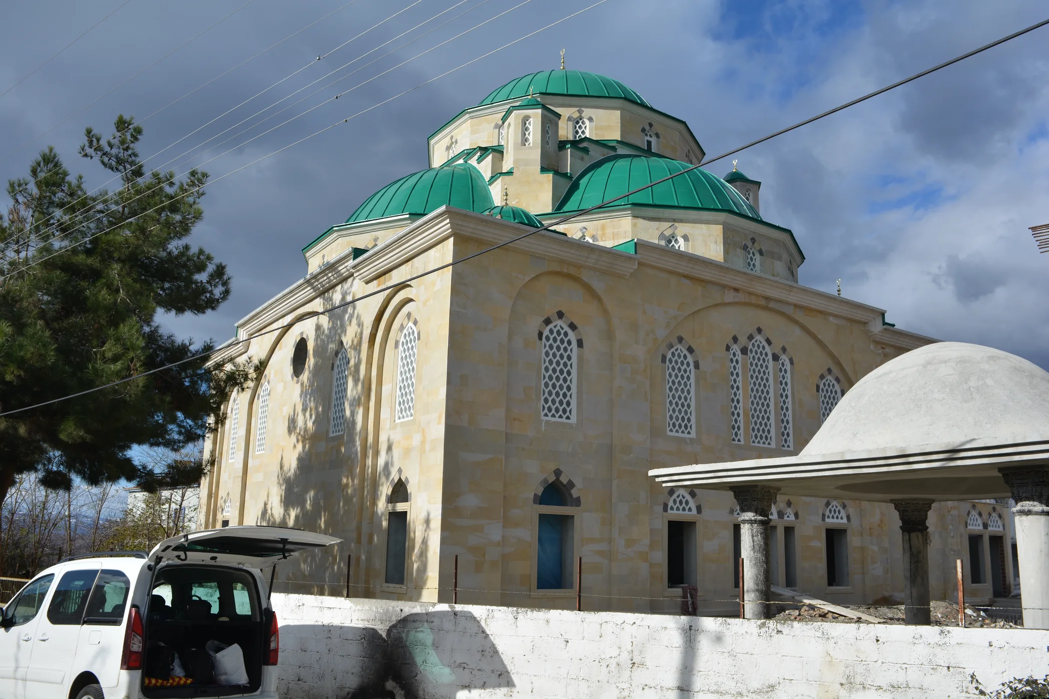 Cami Restorasyonunda Taş Dikiş ve Kurşun Akıtma Yöntemi
