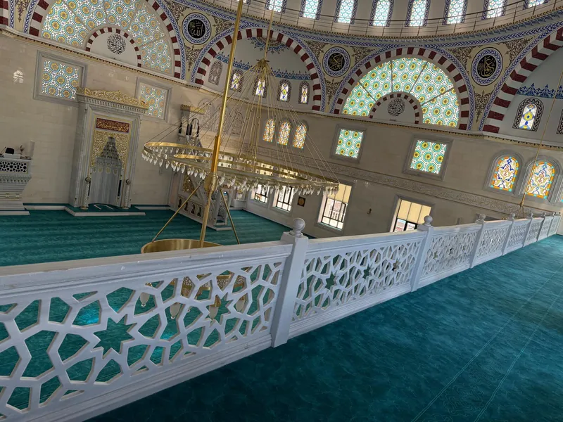 Cami Mermer mahfil korkuluğu genel görünümü