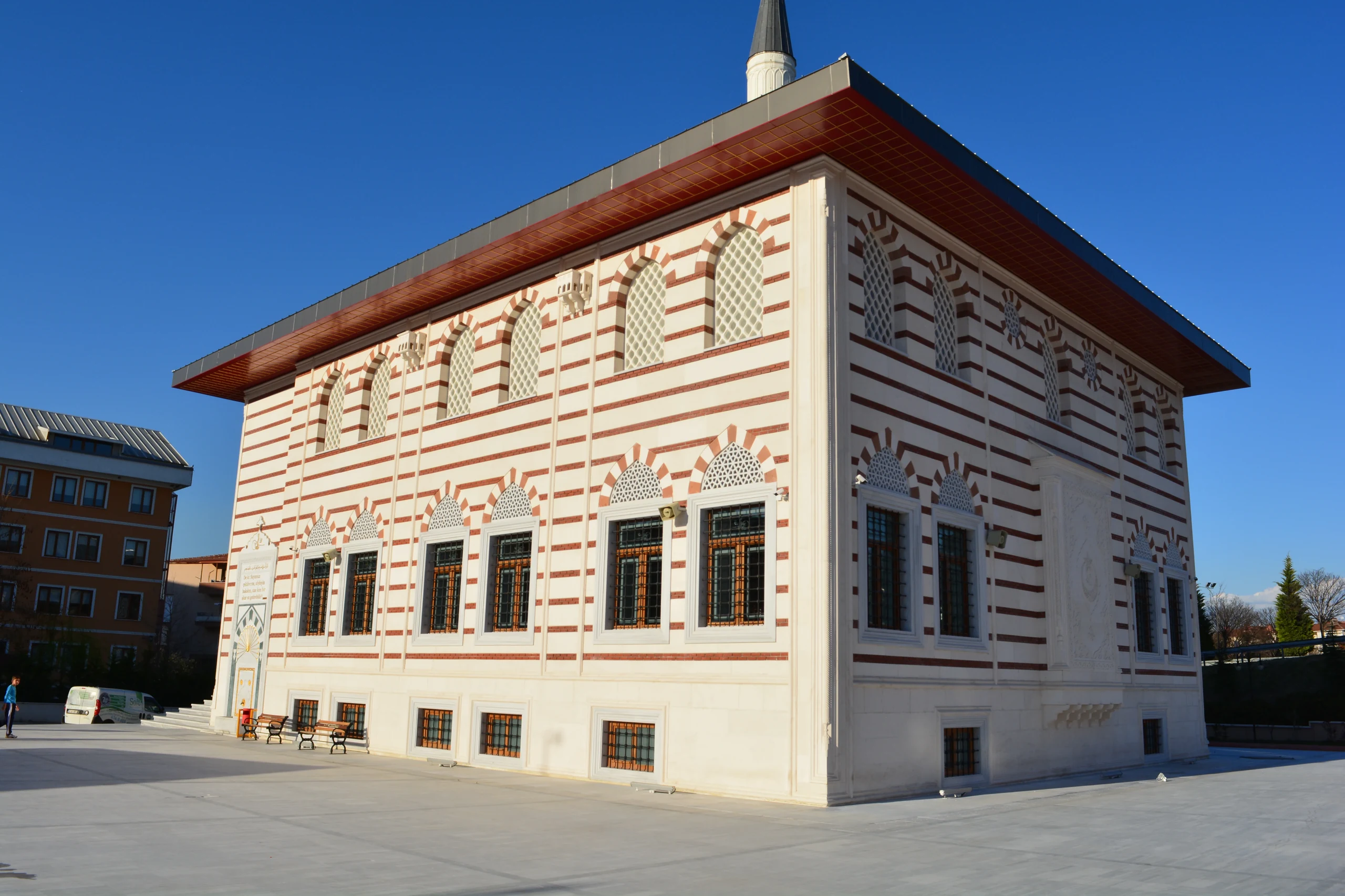 Hacı Fatma Kahraman Camii Mermer Kaplama ve Doğal Taş İmalatı
